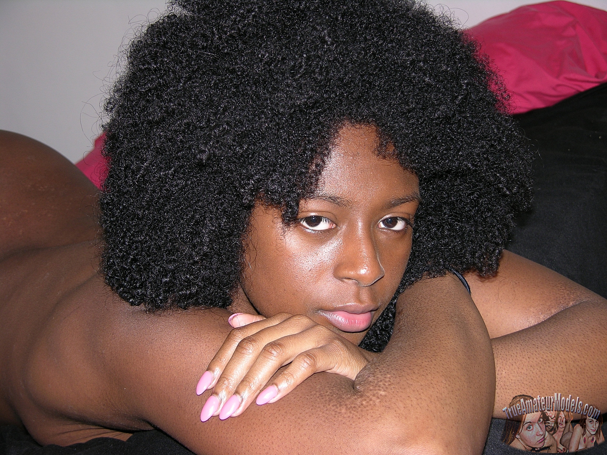 nude-black-girl-modeling7kit-model-1